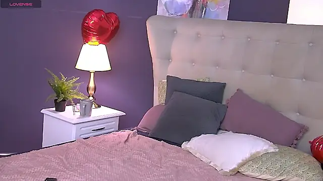 SeniGrandee online show from March 6, 2026, 6:47 pm