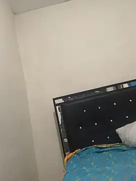 laperson online show from March 29, 2026, 3:30 am