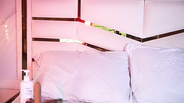 luciana agudelo online show from February 22, 2026, 7:37 pm