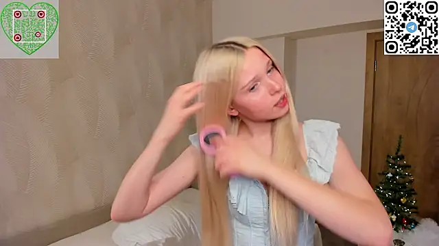 Snapshot of CherrylHolme chatting on January 14, 2026, 9:51 pm CherrylHolme online show from January 14, 2026, 9:51 pm