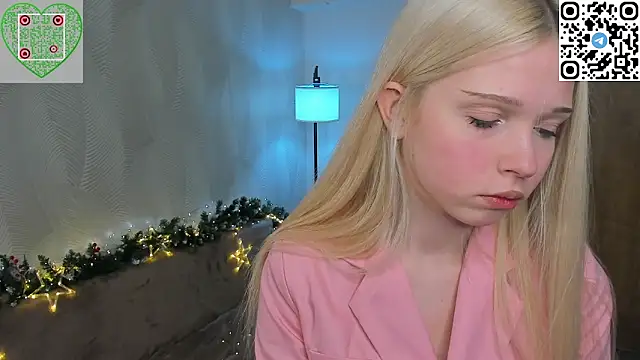 Snapshot of CherrylHolme chatting on January 13, 2026, 9:30 pm CherrylHolme online show from January 13, 2026, 9:30 pm