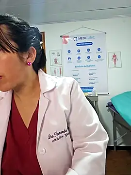 JustSamantha  online show from March 6, 2026, 12:33 pm