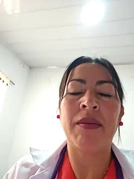 JustSamantha  online show from November 29, 2025, 1:00 pm