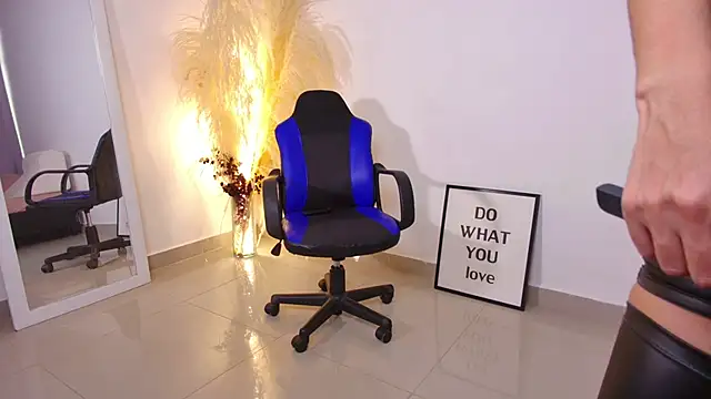 Snapshot of am_berr chatting on December 16, 2025, 7:07 pm am berr online show from December 16, 2025, 7:07 pm