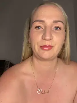 Snapshot of BootyQueenApril chatting on June 12, 2026, 9:01 pm BootyQueenApril online show from June 12, 2026, 9:01 pm