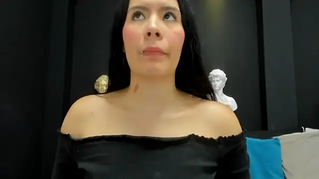 emilyrousee01 online show from April 1, 2026, 7:00 pm