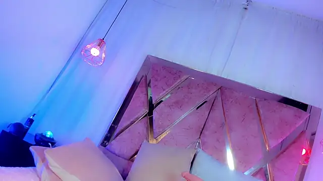 Snapshot of atenea_taylor_ chatting on December 3, 2025, 4:57 am atenea taylor online show from December 3, 2025, 4:57 am