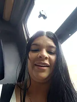 Snapshot of Layla-daring chatting on April 19, 2026, 6:10 pm Layla-daring online show from April 19, 2026, 6:10 pm