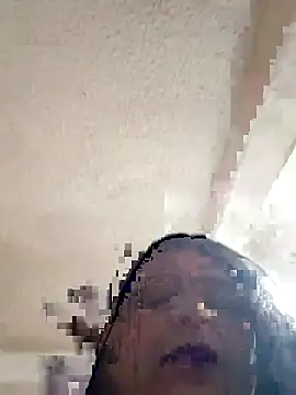 Layla-daring online show from April 14, 2026, 6:46 pm