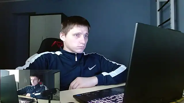 Snapshot of Poliglotjoe1 chatting on February 13, 2026, 9:37 pm Poliglotjoe1 online show from February 13, 2026, 9:37 pm