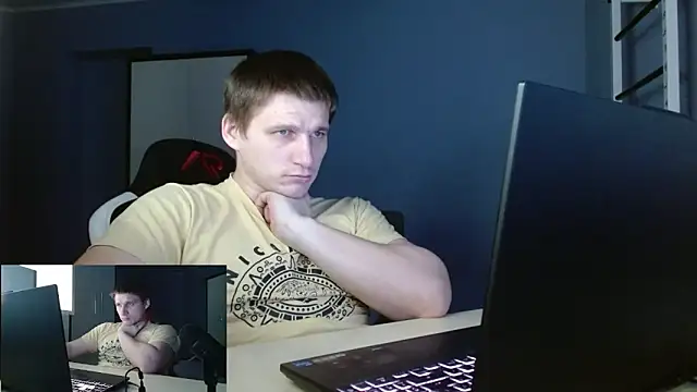 Snapshot of Poliglotjoe1 chatting on February 11, 2026, 2:39 pm Poliglotjoe1 online show from February 11, 2026, 2:39 pm