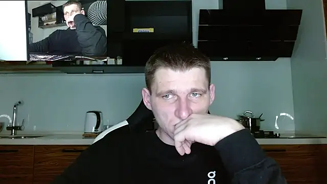 Snapshot of Poliglotjoe1 chatting on March 1, 2026, 4:23 am Poliglotjoe1 online show from March 1, 2026, 4:23 am