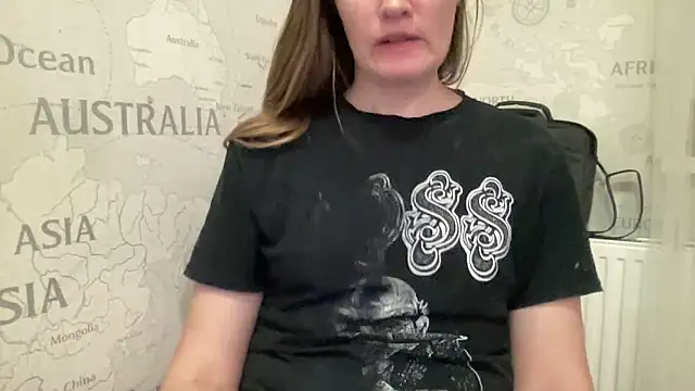 Snapshot of alisa_kitcat chatting on December 3, 2025, 4:02 am alisa kitcat online show from December 3, 2025, 4:02 am