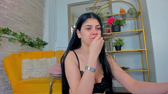 SerennaNoir online show from January 14, 2026, 5:33 am