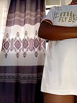 Snapshot of AngelaAbi chatting on February 6, 2026, 4:52 am AngelaAbi online show from February 6, 2026, 4:52 am