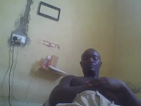 UsTwo  online show from November 22, 2025, 4:33 am