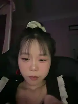 Kiee-lee online show from April 15, 2026, 7:58 pm