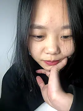 Kiee-lee online show from November 28, 2025, 10:21 pm