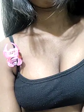 Snapshot of Simran_0011 chatting on December 15, 2025, 2:12 pm Simran 0011 online show from December 15, 2025, 2:12 pm