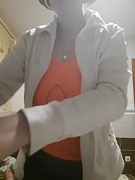 LanaOlbenst online show from January 9, 2026, 9:44 pm