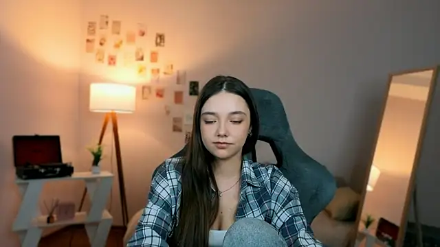 Vexorine online show from April 18, 2026, 7:58 pm