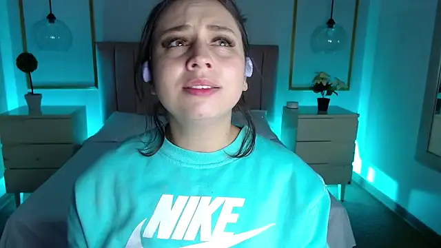 Alice Sinclair  online show from January 9, 2026, 12:56 pm