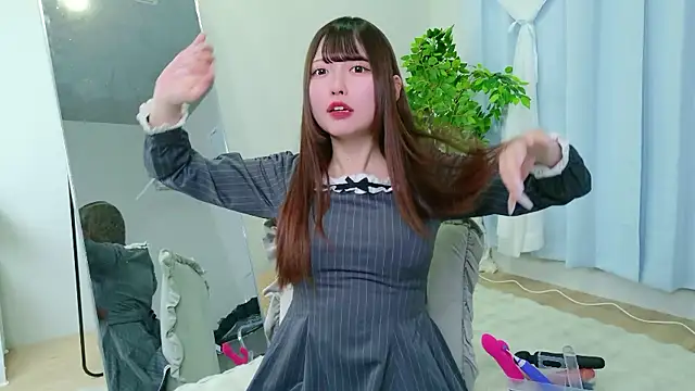  Sakura F online show from March 28, 2026, 5:47 pm