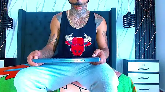 Snapshot of Hot_Latino_x chatting on January 15, 2026, 12:30 pm Hot Latino x online show from January 15, 2026, 12:30 pm