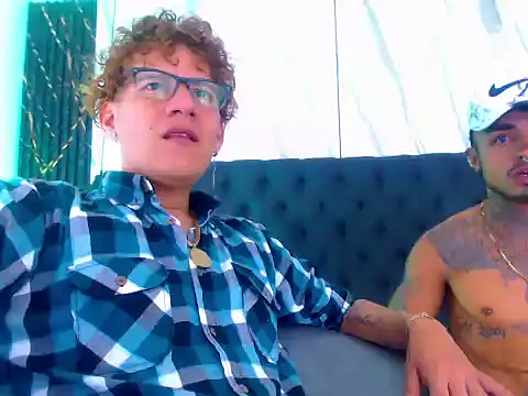 Snapshot of Hot_Latino_x chatting on December 1, 2025, 7:37 pm Hot Latino x online show from December 1, 2025, 7:37 pm