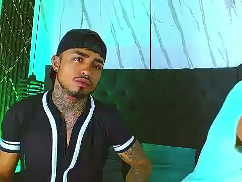 Snapshot of Hot_Latino_x chatting on November 24, 2025, 1:00 pm Hot Latino x online show from November 24, 2025, 1:00 pm