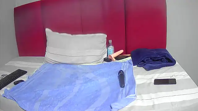 Cherrydollx online show from February 5, 2026, 6:53 am