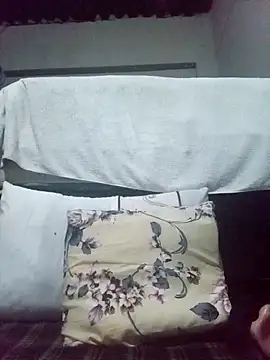 Sweethoneypot25 online show from March 29, 2026, 12:12 am