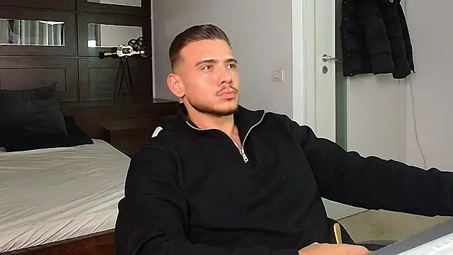 Snapshot of ElijahThorne chatting on January 14, 2026, 5:00 am ElijahThorne online show from January 14, 2026, 5:00 am