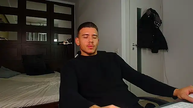 Snapshot of ElijahThorne chatting on January 12, 2026, 5:36 am ElijahThorne online show from January 12, 2026, 5:36 am