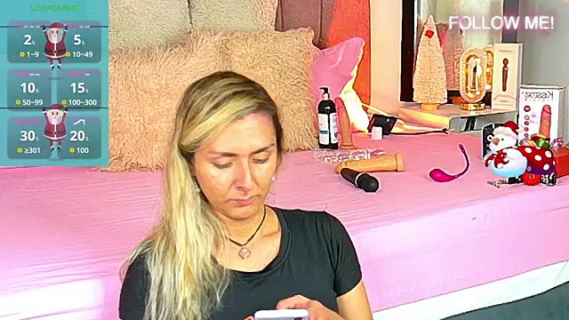 Snapshot of Lunitaa_Diva chatting on December 22, 2025, 2:28 pm Lunitaa Diva online show from December 22, 2025, 2:28 pm