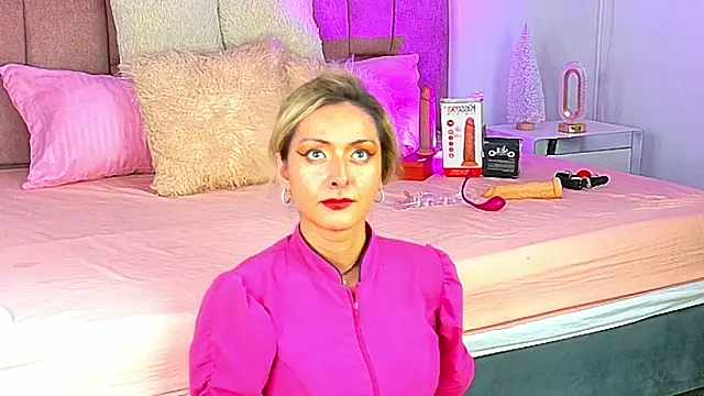 Snapshot of Lunitaa_Diva chatting on December 19, 2025, 3:03 pm Lunitaa Diva online show from December 19, 2025, 3:03 pm