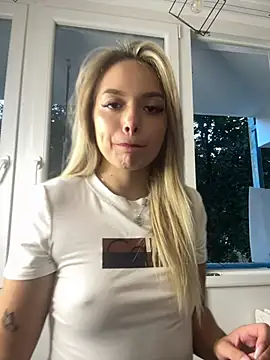 Snapshot of Ibolya_7 chatting on August 4, 2026, 6:12 pm Ibolya 7 online show from August 4, 2026, 6:12 pm