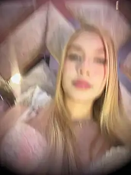 valeryfox   online show from April 20, 2026, 12:46 am