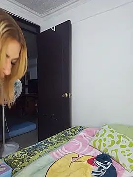 mila curvy online show from January 14, 2026, 6:28 am