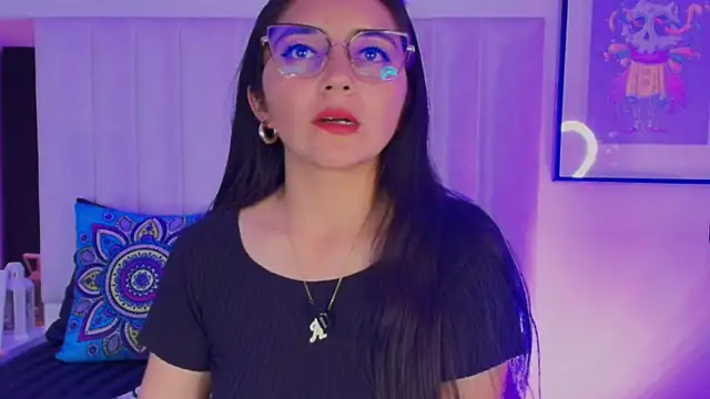 Snapshot of Mara_Wolf01 chatting on December 19, 2025, 8:11 pm Mara Wolf01 online show from December 19, 2025, 8:11 pm