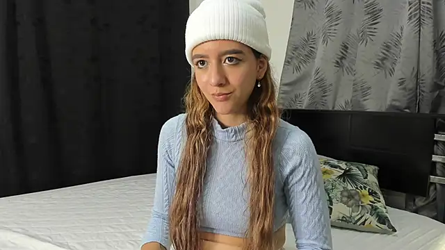 Violeta Gracee online show from April 8, 2026, 5:36 pm