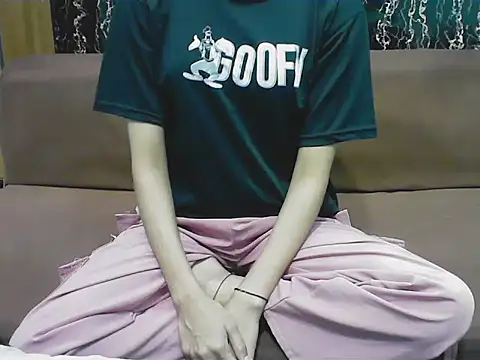 hello baby01 online show from April 5, 2026, 4:57 pm