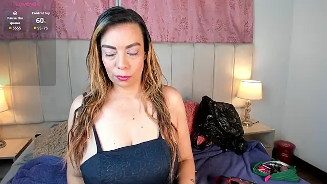 mia  gv online show from April 4, 2026, 11:50 am