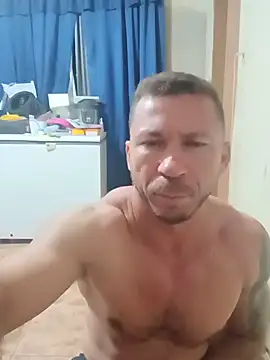 RobertoLuiz84 online show from July 15, 2026, 2:29 am