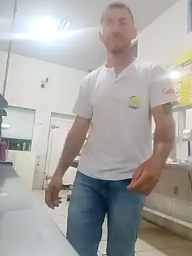 Snapshot of RobertoLuiz84 chatting on February 7, 2026, 3:20 pm RobertoLuiz84 online show from February 7, 2026, 3:20 pm