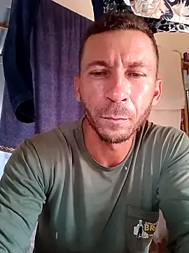 Snapshot of RobertoLuiz84 chatting on February 13, 2026, 6:19 pm RobertoLuiz84 online show from February 13, 2026, 6:19 pm