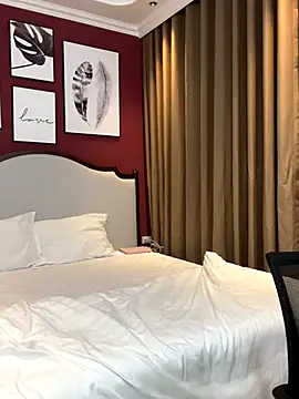 Queen-of-Love online show from November 22, 2025, 9:57 pm