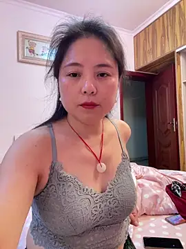 tianwei2567 online show from April 15, 2026, 3:05 pm