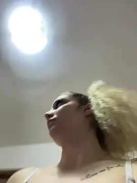 CrazyJessika online show from April 18, 2026, 9:22 am