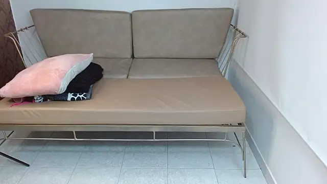 Snapshot of Roxanne_vale chatting on February 20, 2026, 8:11 pm Roxanne vale online show from February 20, 2026, 8:11 pm